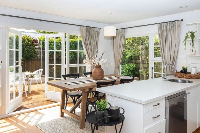 Photo of property in 1/73 Mays Road, St Albans, Christchurch, 8052