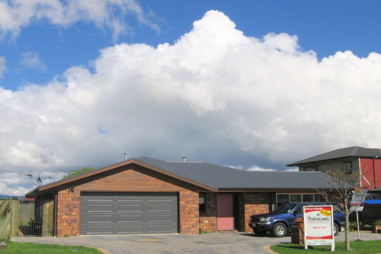 Photo of property in 4 Duggan Drive, Owhata, Rotorua, 3010