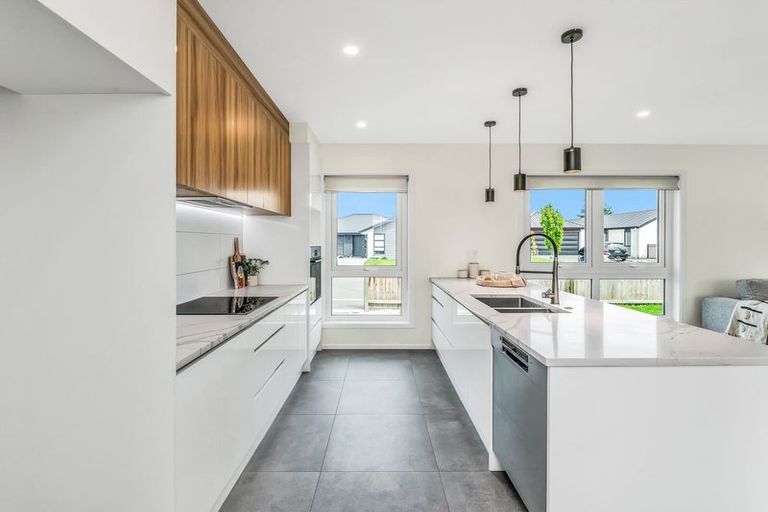 Photo of property in 19a Lewis Crescent, Rolleston, 7614