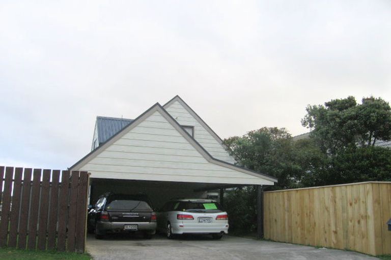 Photo of property in 26 Dominica Crescent, Grenada Village, Wellington, 6037