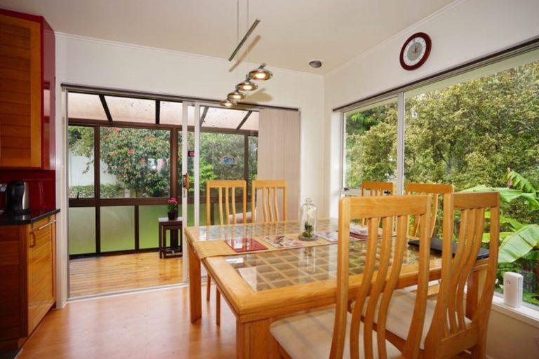 Photo of property in 17 Barlow Place, Chatswood, Auckland, 0626