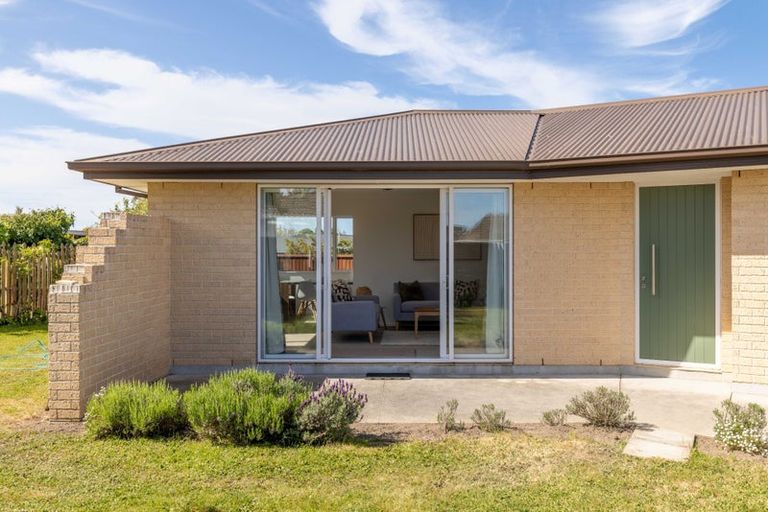 Photo of property in 30 Woodgrove Avenue, North New Brighton, Christchurch, 8083