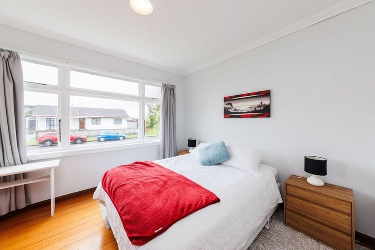Photo of property in 77 Hillcrest Drive, Kelvin Grove, Palmerston North, 4414