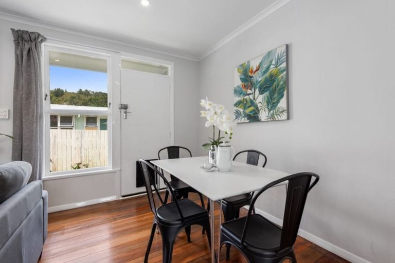 Photo of property in 18 Delaney Drive, Stokes Valley, Lower Hutt, 5019