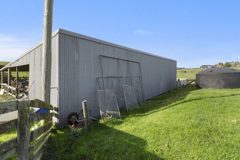Photo of property in 141 Karioitahi Road, Waiuku, 2683