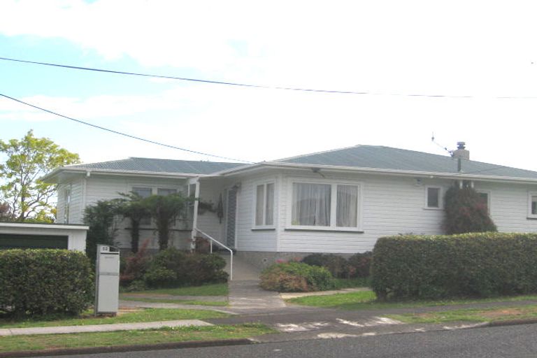 Photo of property in 32 Exmouth Road, Northcote, Auckland, 0627