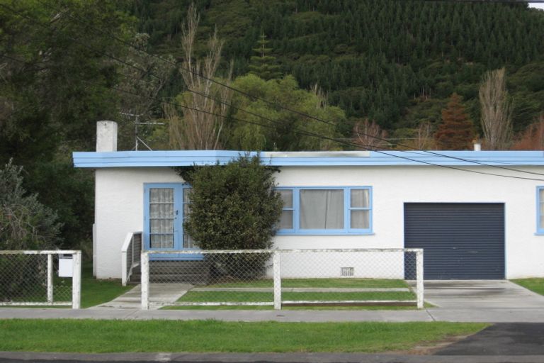 Photo of property in 60 Hinemoa Street, Paraparaumu, 5032