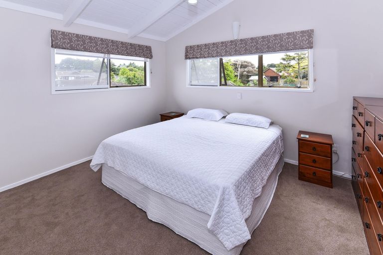 Photo of property in 15 Lemonwood Place, The Gardens, Auckland, 2105
