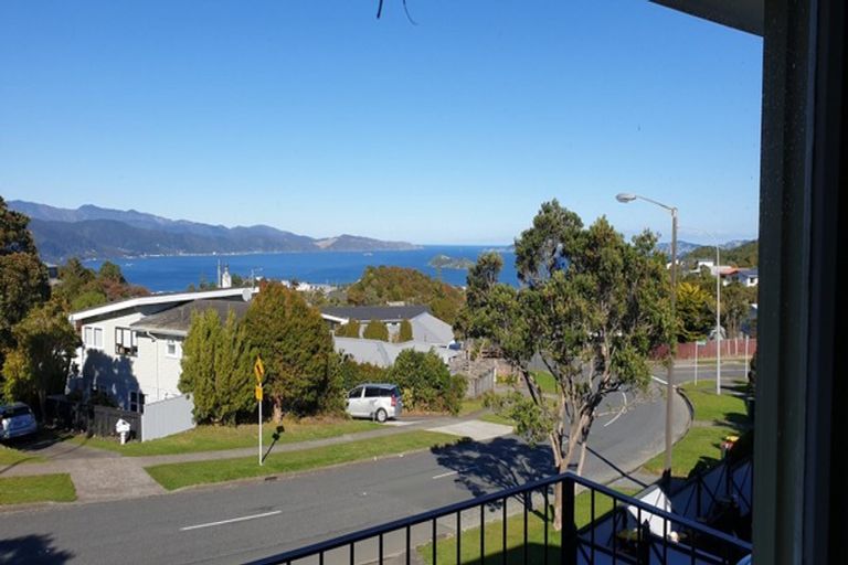 Photo of property in 231 Dowse Drive, Maungaraki, Lower Hutt, 5010