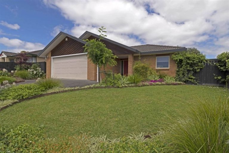 Photo of property in 70 Ruze Vida Drive, Massey, Auckland, 0614