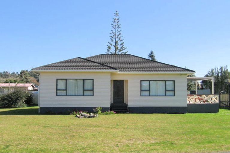 Photo of property in 48 Banks Street, Cooks Beach, Whitianga, 3591