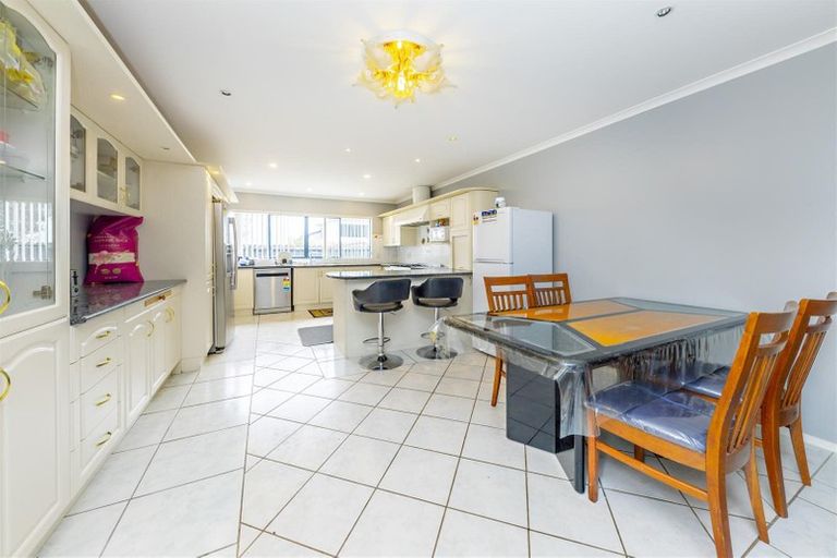 Photo of property in 5 Vireya Court, Goodwood Heights, Auckland, 2105