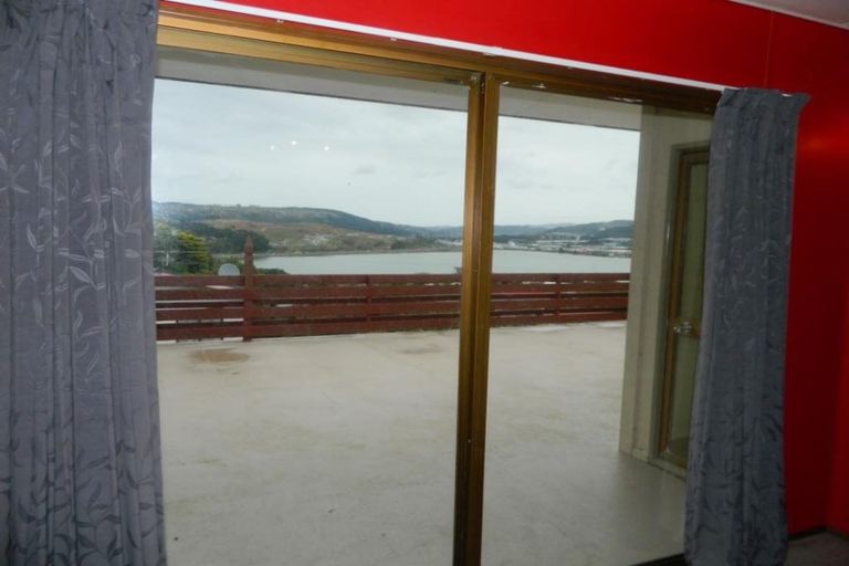 Photo of property in 10 Finn Place, Titahi Bay, Porirua, 5022