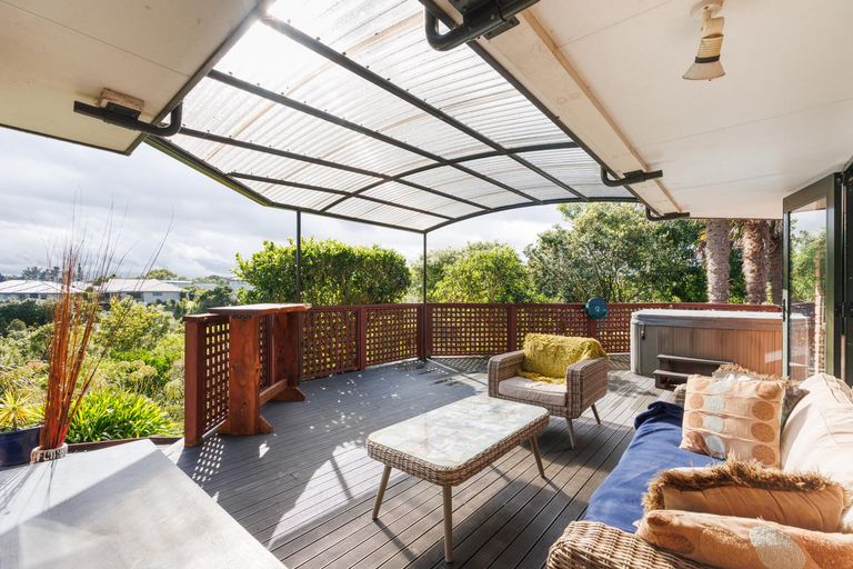 Photo of property in 197 Ruapehu Drive, Fitzherbert, Palmerston North, 4410