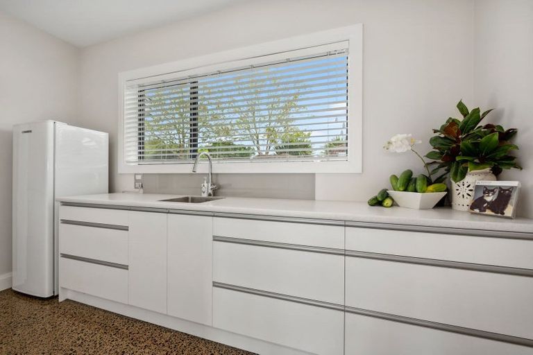 Photo of property in 44 Warman Road, Okura, Albany, 0792