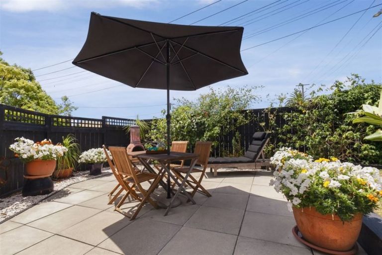 Photo of property in 1/5 Moana Avenue, Belmont, Auckland, 0622