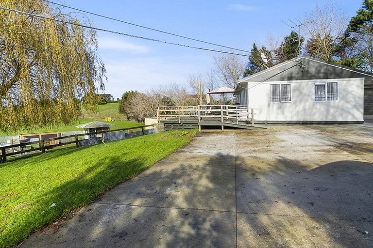 Photo of property in 141 Karioitahi Road, Waiuku, 2683