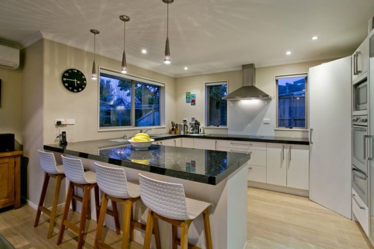 Photo of property in 24 Huntington Park Drive, Greenhithe, Auckland, 0632
