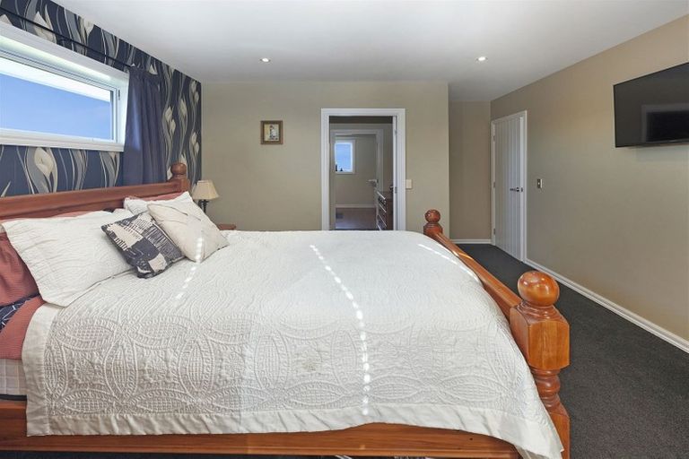 Photo of property in 17 Pimlico Place, Rangiora, 7400