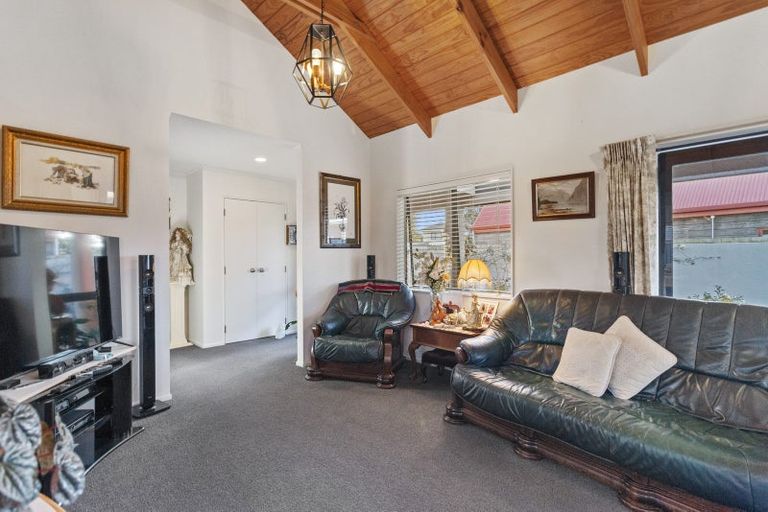 Photo of property in 107b Ocean Road, Whangamata, 3620