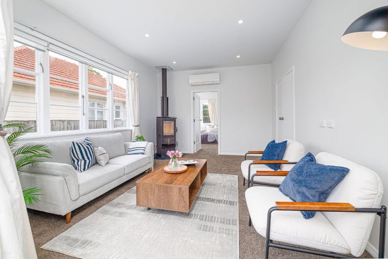 Photo of property in 1/58 Wilsons Road, Saint Martins, Christchurch, 8022