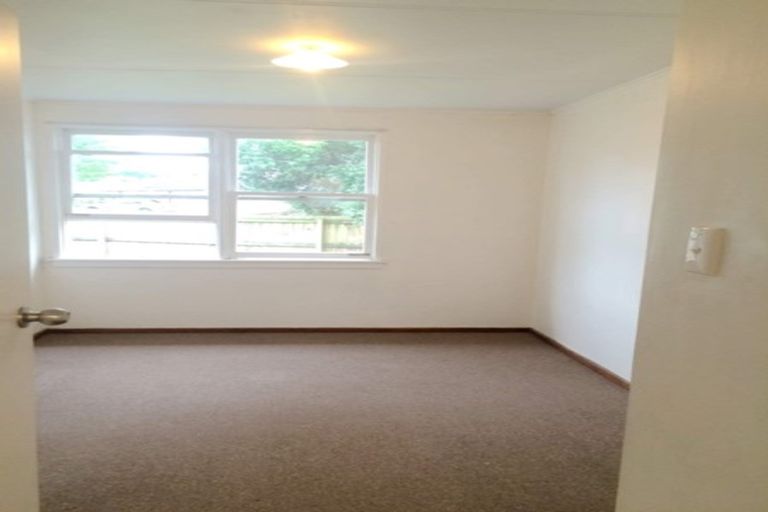 Photo of property in 23 Hill Crescent, New Lynn, Auckland, 0600