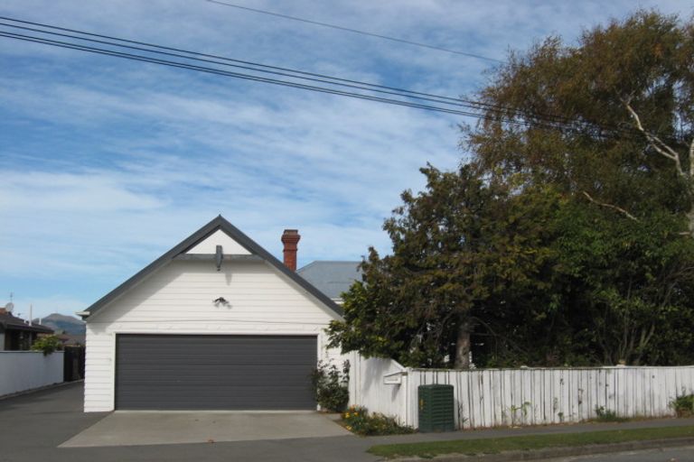 Photo of property in 85 Middlepark Road, Sockburn, Christchurch, 8042