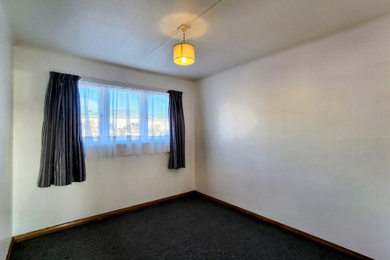 Photo of property in 85 Northland Road, Northland, Wellington, 6012