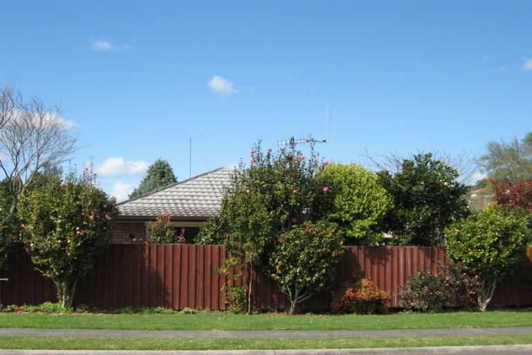 Photo of property in 4 Esmeralda Street, Welcome Bay, Tauranga, 3112