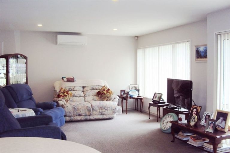 Photo of property in 18 Woodfield Lane, Redwood, Christchurch, 8051