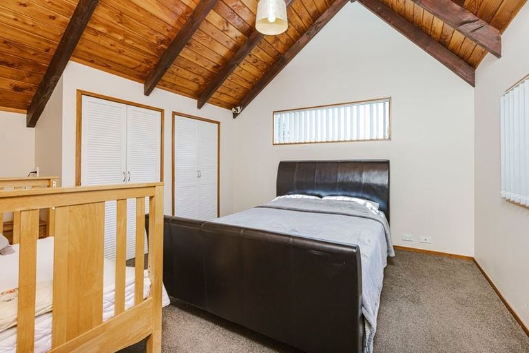 Photo of property in 2/283 Massey Road, Mangere East, Auckland, 2024