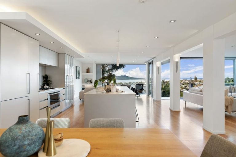 Photo of property in 49 Parr Terrace, Castor Bay, Auckland, 0620