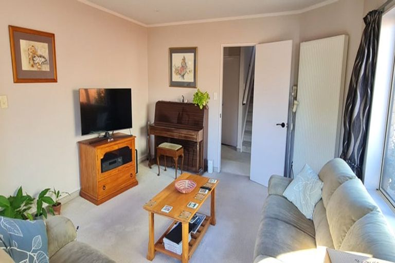 Photo of property in 6 Norton Park Avenue, Fairfield, Lower Hutt, 5011