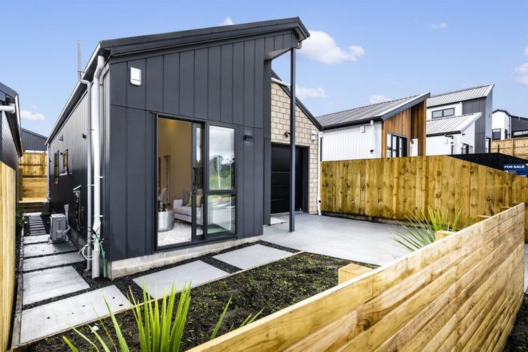 Photo of property in 42 Biokovo Street, Massey, Auckland, 0614