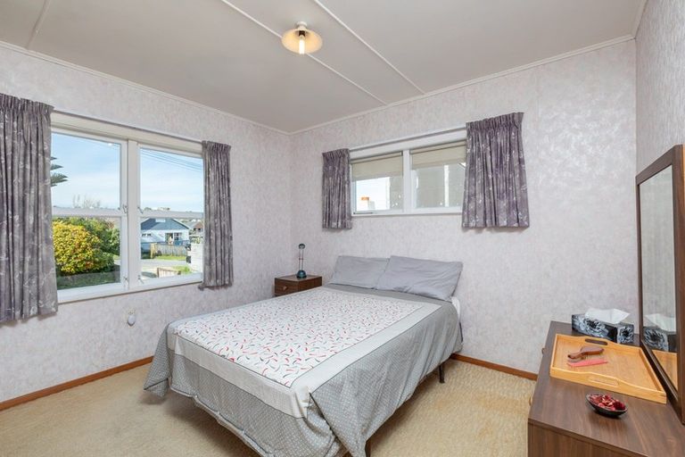 Photo of property in 5 Herewini Street, Titahi Bay, Porirua, 5022