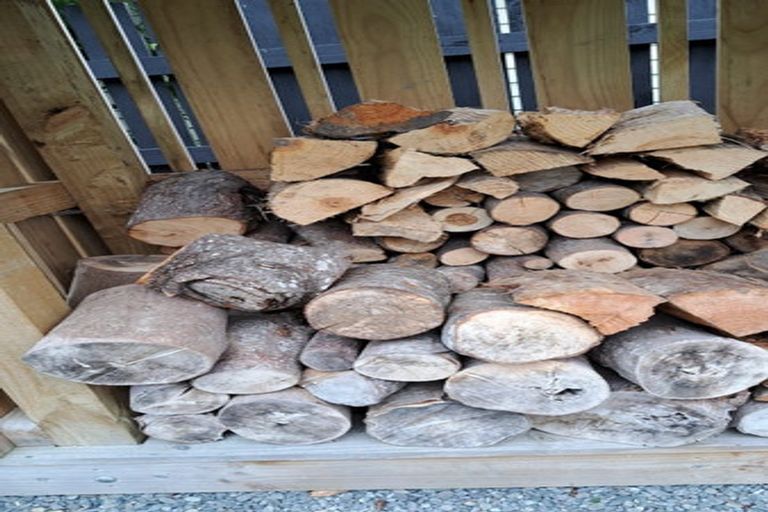 Photo of property in 32 Pilcher Crescent, Naenae, Lower Hutt, 5011