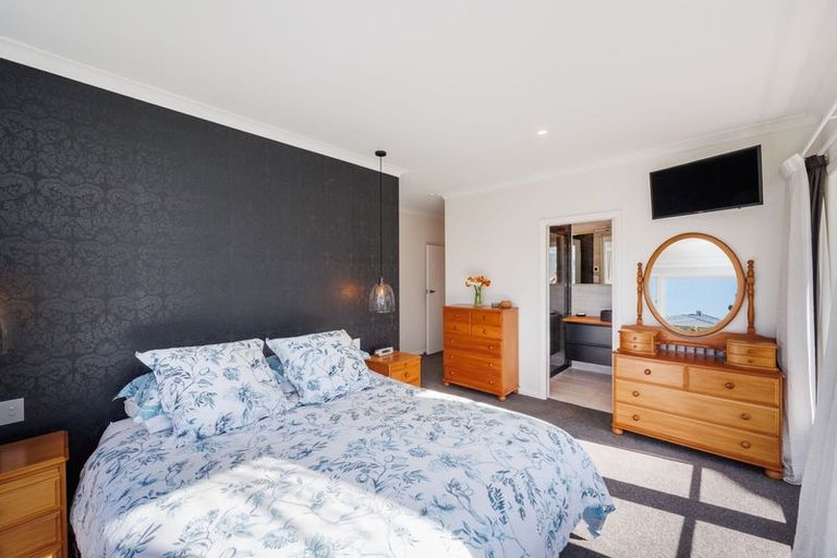 Photo of property in 30 Lincoln Terrace, Hokowhitu, Palmerston North, 4410