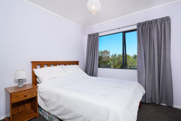 Photo of property in 15 Buttercup Place, Waimauku, 0812