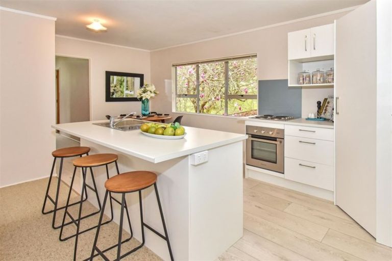 Photo of property in 73 Cherrington Road, Clevedon, Papakura, 2582