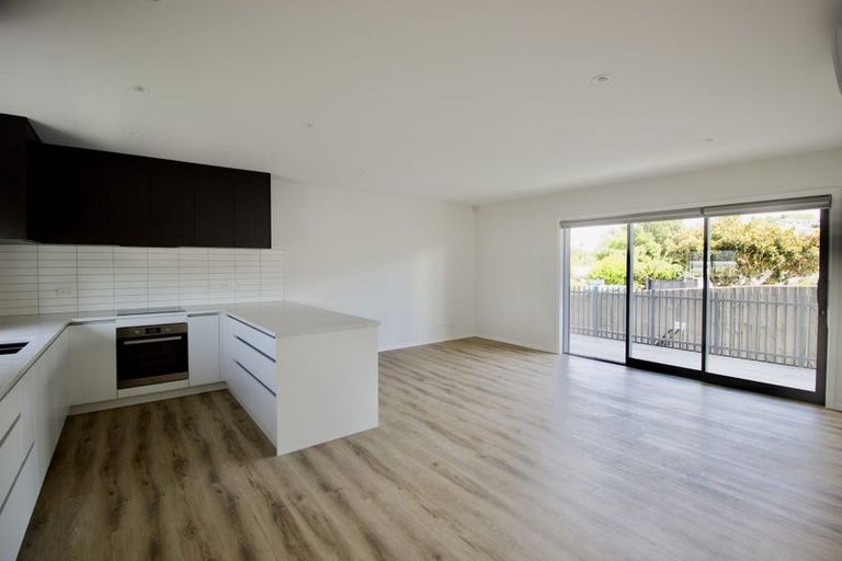 Photo of property in 2/94 Target Road, Totara Vale, Auckland, 0629