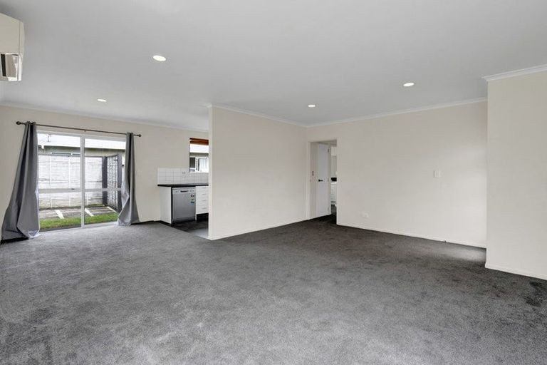 Photo of property in 25 Silvan Place, Bell Block, New Plymouth, 4312