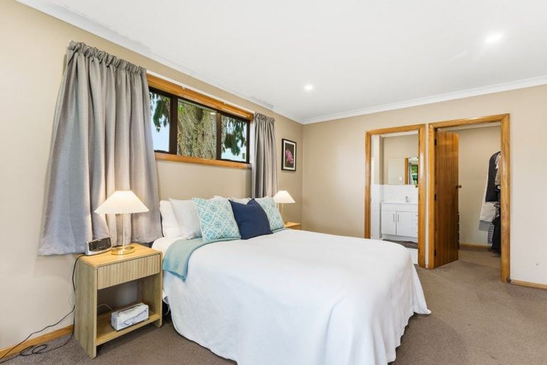 Photo of property in 114 Pahiatua Street, Hokowhitu, Palmerston North, 4410