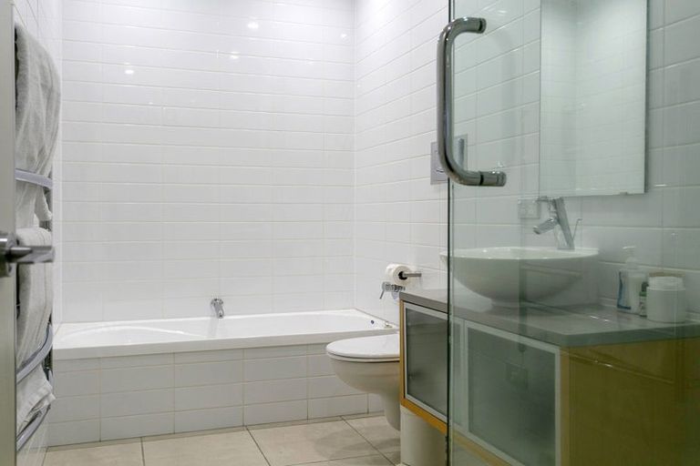 Photo of property in 11/2 Lowell Place, Waipahihi, Taupo, 3330