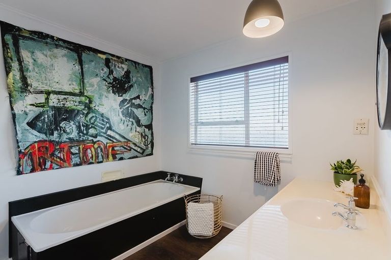 Photo of property in 7 Livet Place, Papakowhai, Porirua, 5024