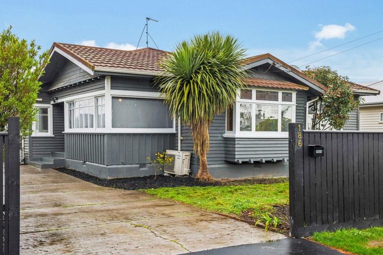 Photo of property in 186 Stapletons Road, Richmond, Christchurch, 8013