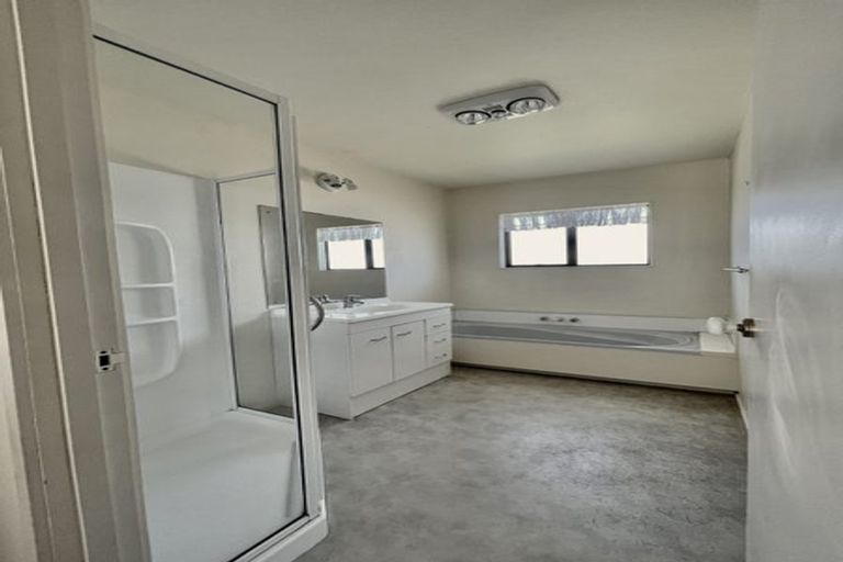 Photo of property in 111b Rosario Crescent, Red Beach, 0932