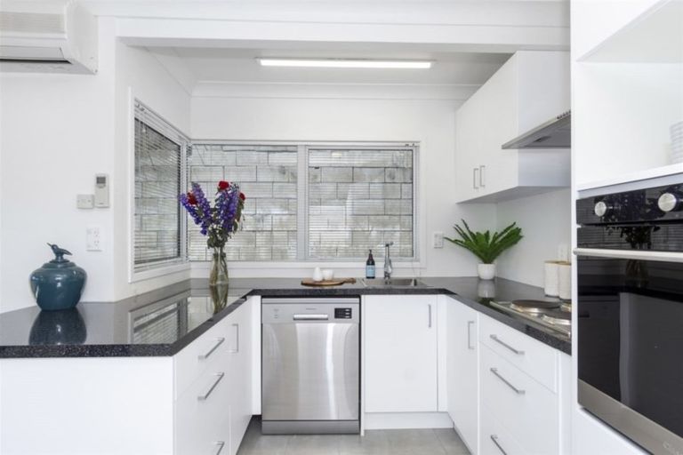 Photo of property in 72a Fourth Avenue, Tauranga, 3110