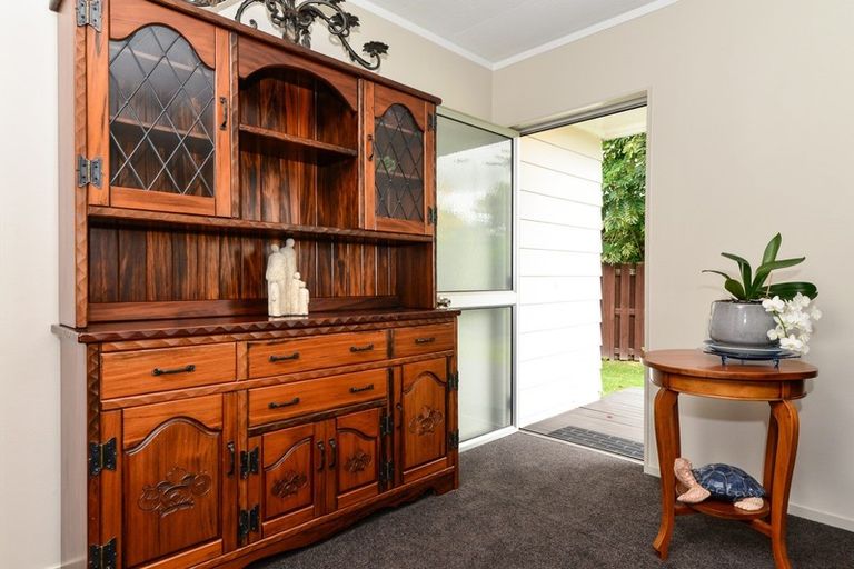 Photo of property in 15 Kentucky Crescent, Nawton, Hamilton, 3200