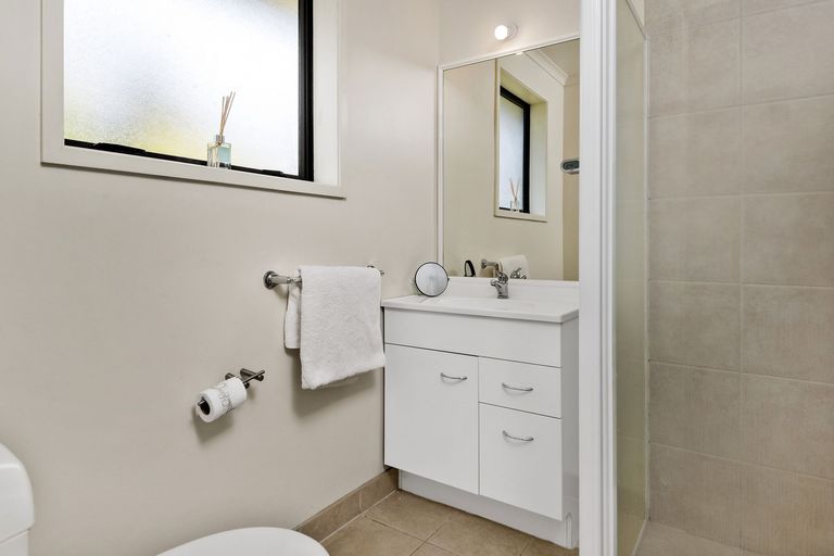 Photo of property in 108 Valley Road, Pukekohe, 2120