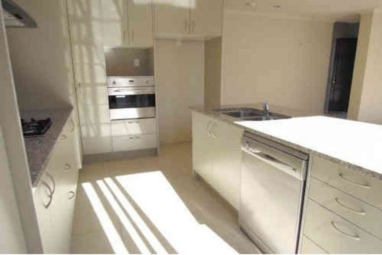 Photo of property in 220 Schnapper Rock Road, Schnapper Rock, Auckland, 0632